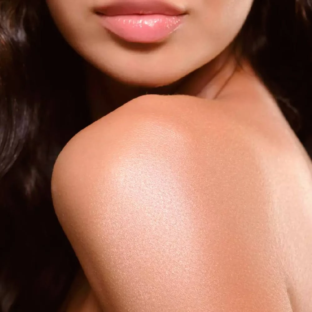 Хайлайтер-крем для тела Glow Body Foundation