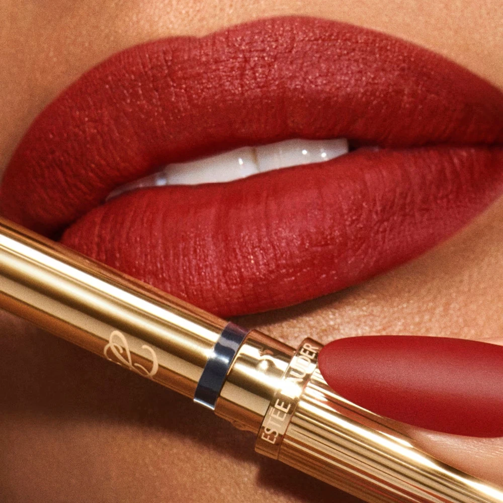 Матовая губная помада Estée Lauder Pure Color Explicit Silk Matte Lipstick