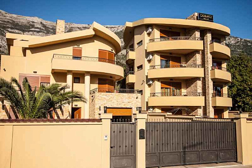 Haus / Aparthotel in Sutomore