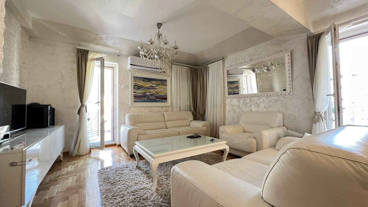 Wohnung in Budva mit zwei Schlafzimmern