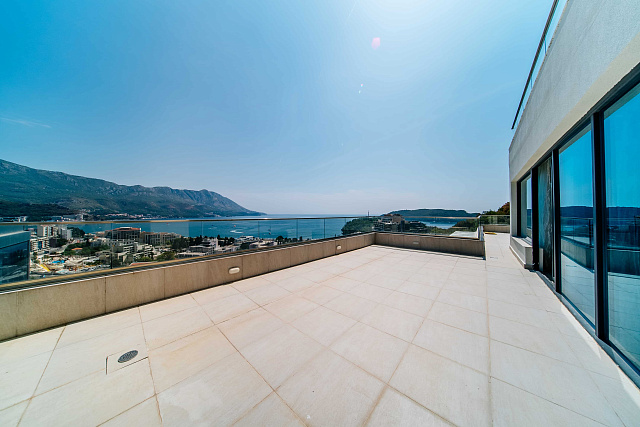 Geräumiges Penthouse mit großer Terrasse und Meerblick — photo 13