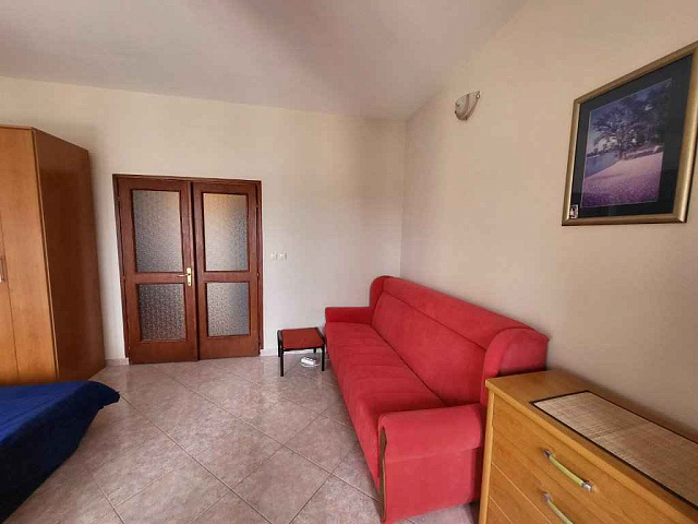 Ein-Zimmer-Wohnung mit Meerblick in Becici