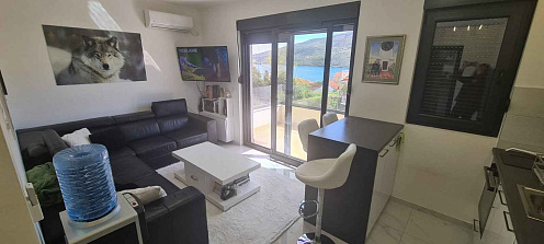 Schöne Wohnung in Djenovici mit Meerblick — photo 2