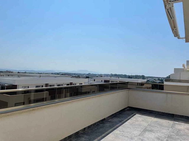 Wohnungen in einem neuen sechsstöckigen Gebäude in Ulcinj — photo 5