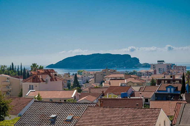 Apartment mit drei Schlafzimmern und Meerblick in Budva