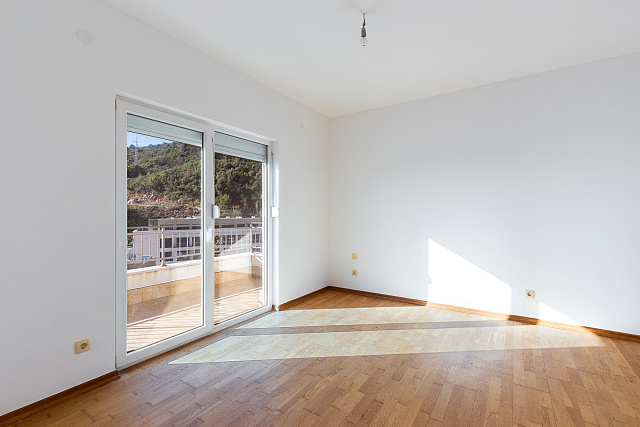 Wohnung mit Meerblick in Budva — photo 11