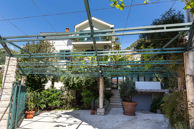 Geräumiges Haus in Budva — photo 30