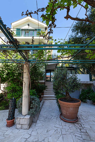 Geräumiges Haus in Budva — photo 39