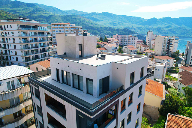 Penthouse in einem Neubau in Becici in der Nähe des Meeres — photo 42