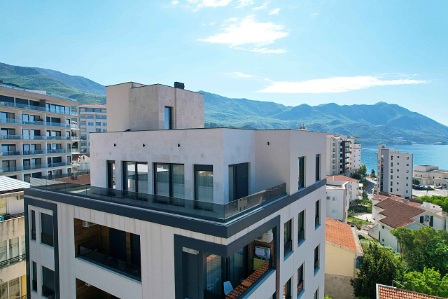 Penthouse in einem Neubau in Becici in der Nähe des Meeres — photo 43