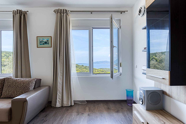 Elegantes Haus mit atemberaubendem Blick auf die Bucht von Kotor in Herceg Novi — photo 14