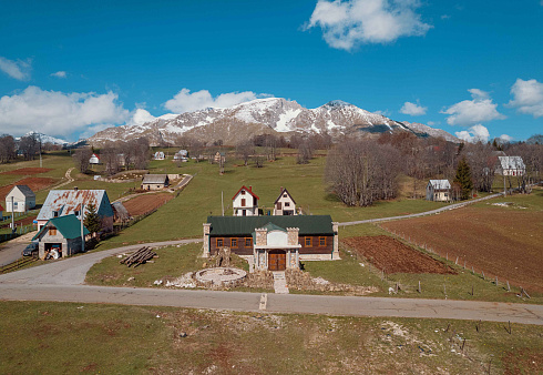 Zu verkaufen oder zu vermieten — Neues Restaurant in Žabljak, Montenegro