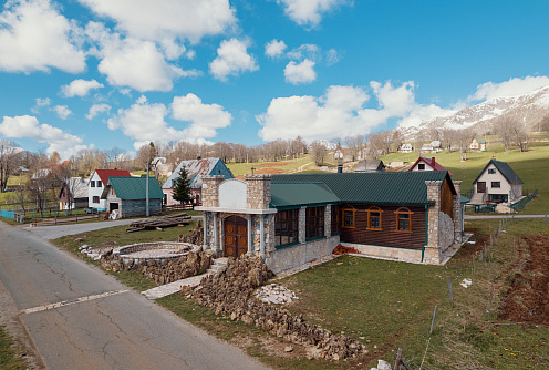 Zu verkaufen oder zu vermieten — Neues Restaurant in Žabljak, Montenegro