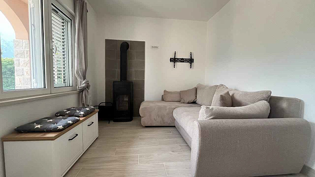 Haus in Prčanj mit Blick auf die Bucht — photo 7