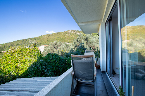 Duplex-Wohnung mit Mittelmeersicht in Petrovac, 104 m² — photo 2