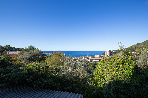Duplex-Wohnung mit Mittelmeersicht in Petrovac, 104 m² — photo 3