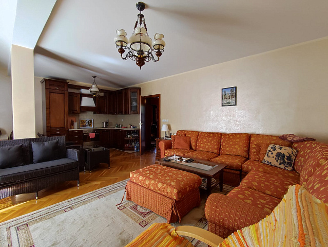 Reihenhaus mit Poolblick in Kotor, Lastva — 107 m² + Terrassen