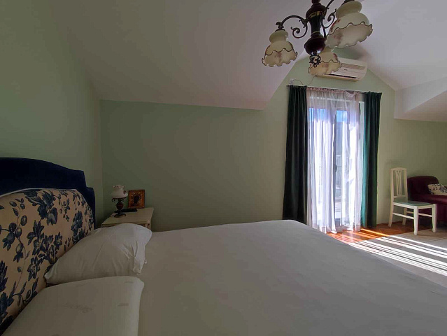 Reihenhaus mit Poolblick in Kotor, Lastva — 107 m² + Terrassen — photo 4