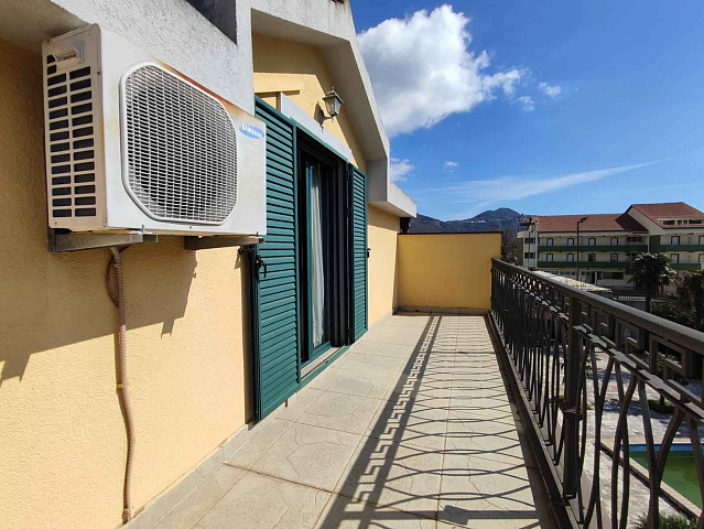 Reihenhaus mit Poolblick in Kotor, Lastva — 107 m² + Terrassen — photo 5