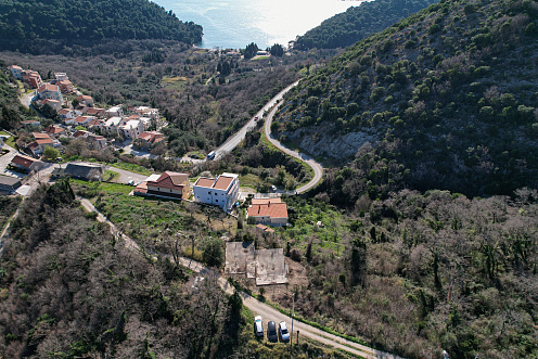 Investitionsgrundstück mit genehmigtem Projekt und gebautem Fundament in Petrovac mit Meerblick — photo 3