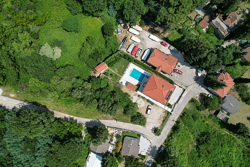 Zum Verkauf steht ein urbanisiertes Baugrundstück mit einer Gesamtfläche von 1.267 m², — photo 3