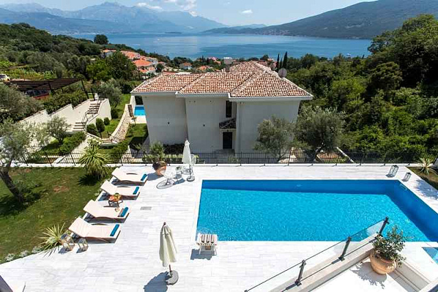 Neues Haus in Herceg Novi