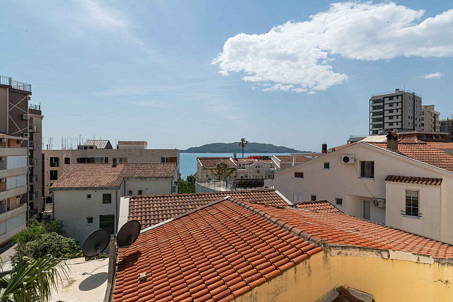 One bedroom apartment in Rafailovici near the sea — photo 12