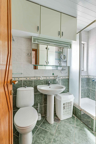One bedroom apartment in Rafailovici near the sea — photo 15