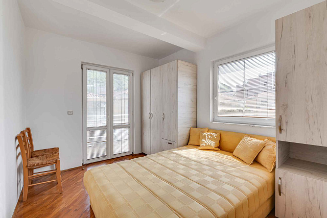 One bedroom apartment in Rafailovici near the sea — photo 17