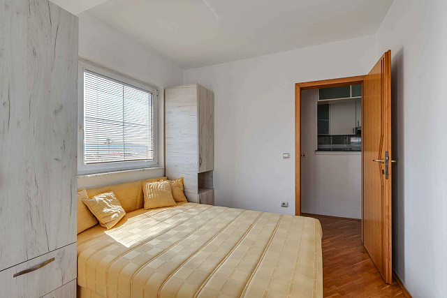 One bedroom apartment in Rafailovici near the sea — photo 18