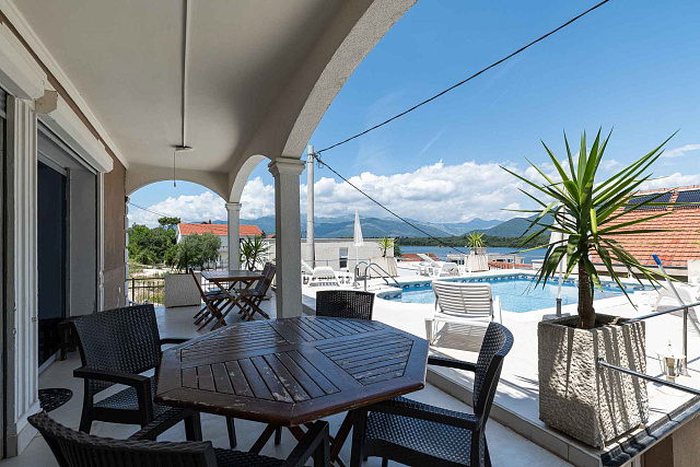 Geräumiges Haus mit Meerblick in der malerischen Gegend von Djurashevichi — photo 8