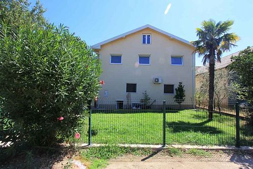 Zweistöckiges Haus in Doni Stoi — photo 2