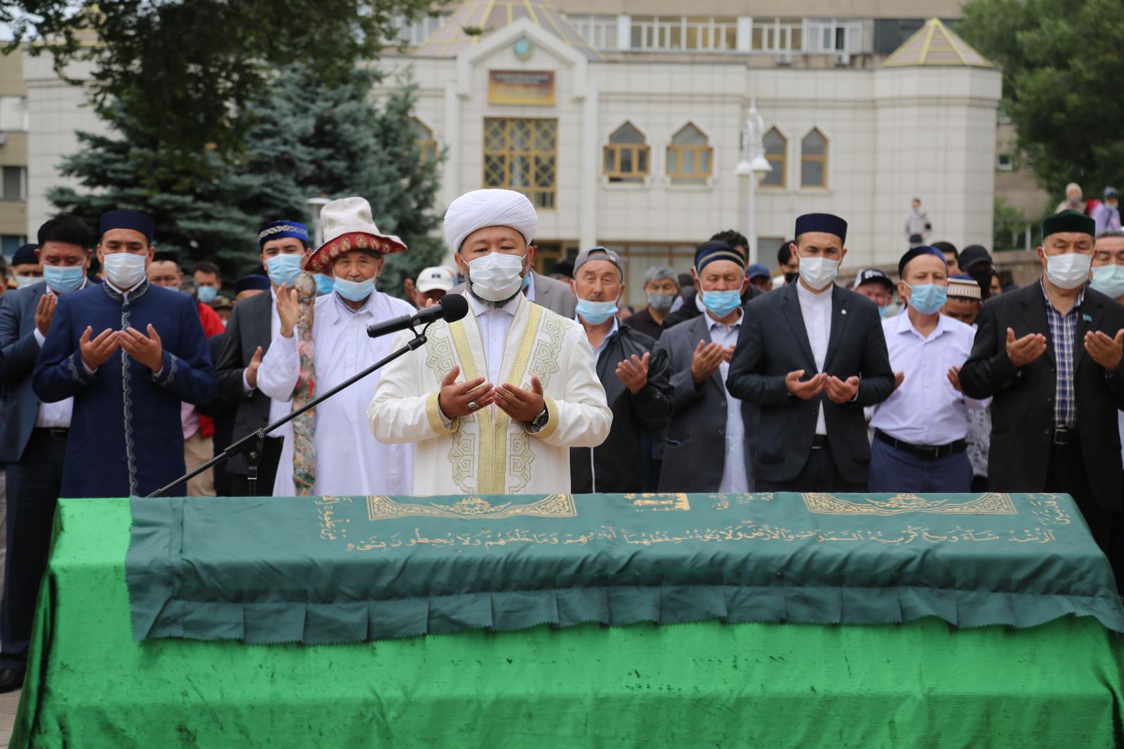 Әбсаттар қажы Дербісәліні ақтық сапарға шығарып салу рәсімі өтті (ФОТО)