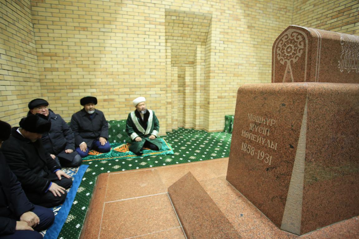 ҚМДБ Төрағасы бабалар рухына 50 құран хатым дұғасын жасады
