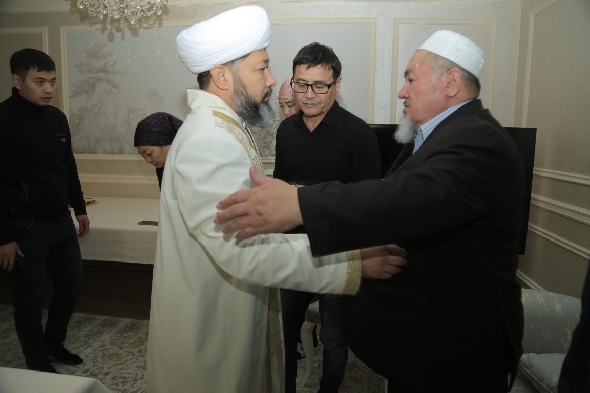 Қайғылы отбасыларға көңіл айтты