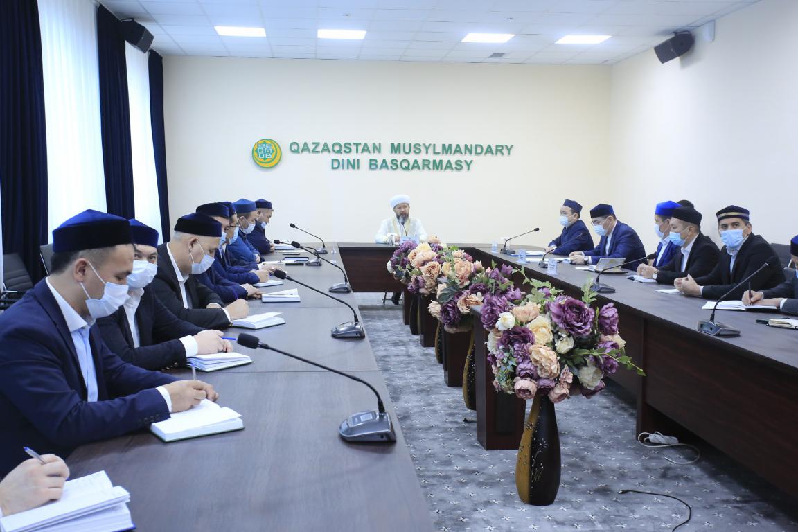Бас мүфти кезекті аппарат жиналысын өткізді