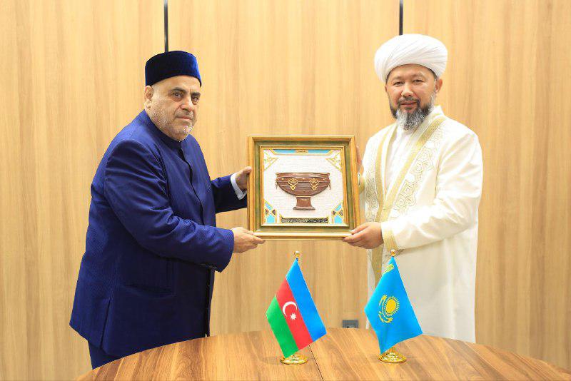 Бас мүфти Шейх Аллашүкір Паша-Задемен кездесті