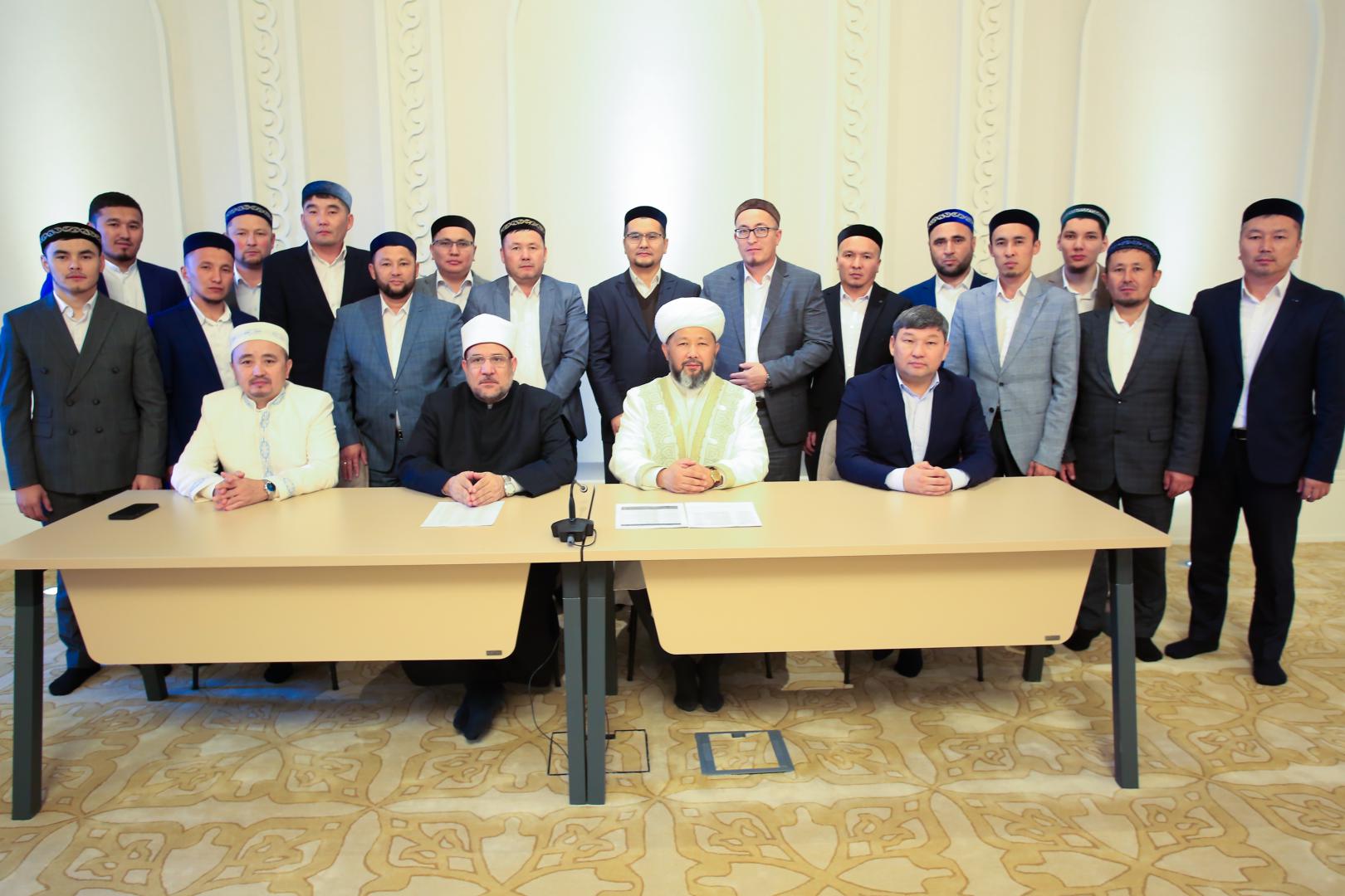Бас мүфти мен министр имамдармен кездесті
