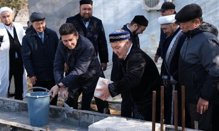 Атырауда жаңа мешіттің іргетасы қаланды