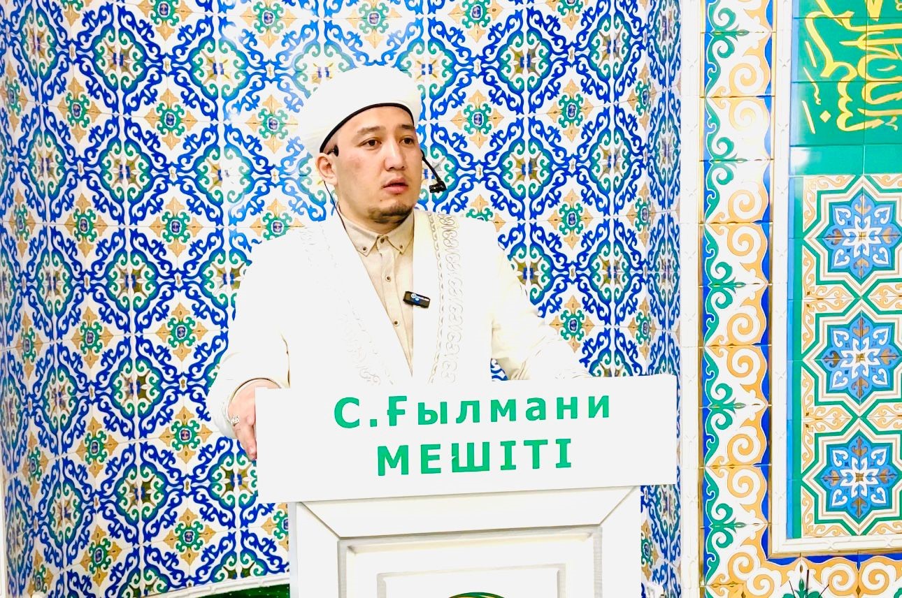 Мешітте алғашқы тарауық намазы оқылды