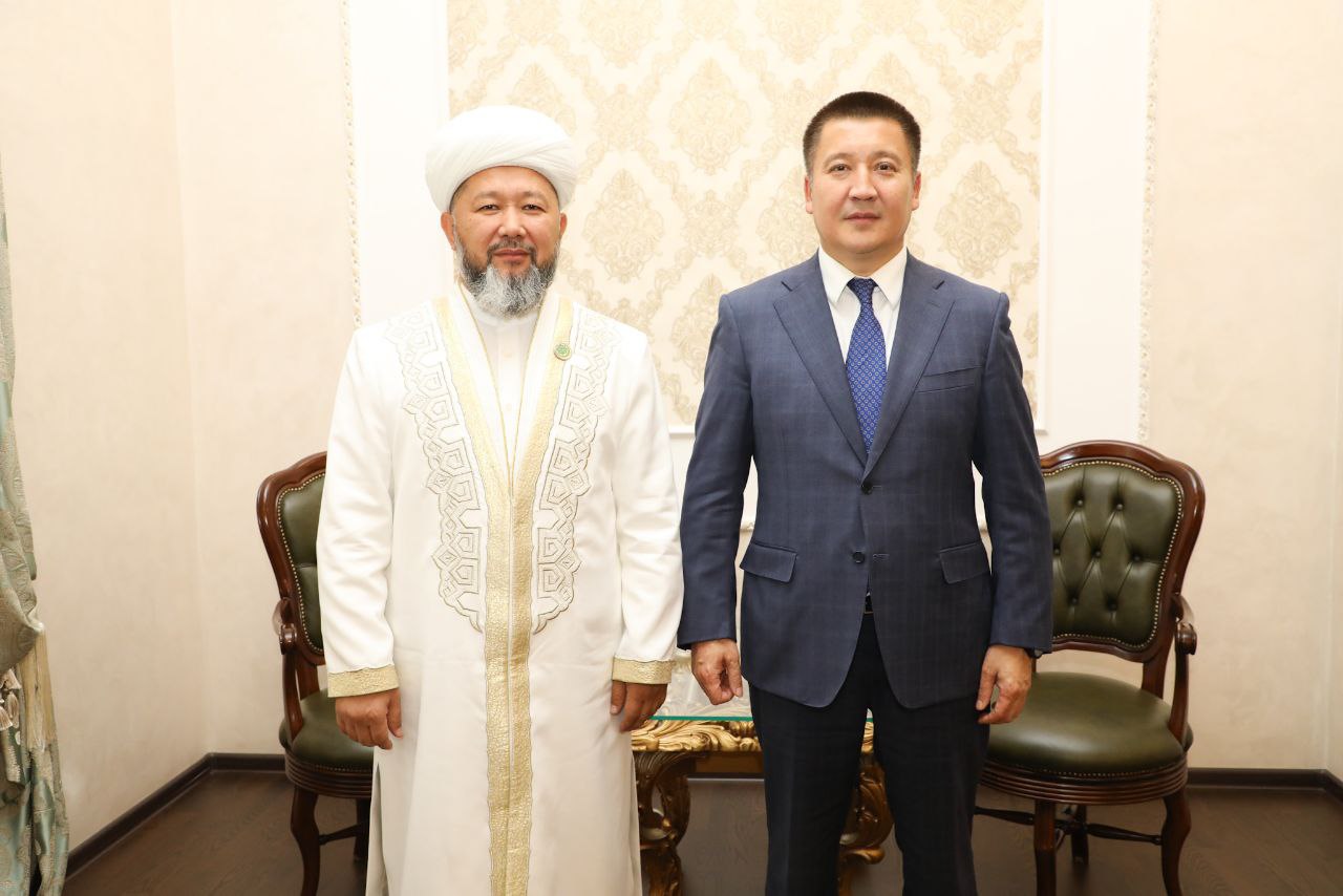Бас мүфти облыс әкімімен кездесті