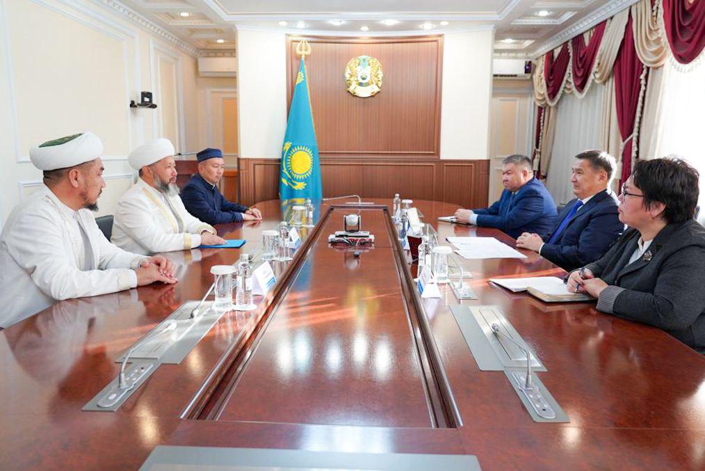 Бас мүфти Ақмола облысының әкімімен кездесті