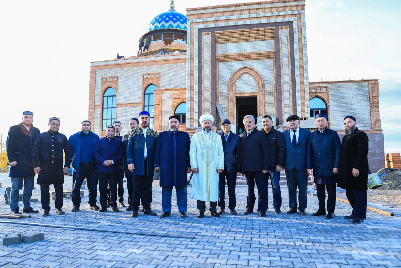 Бас мүфти салынып жатқан жаңа мешіттің құрылысымен танысты