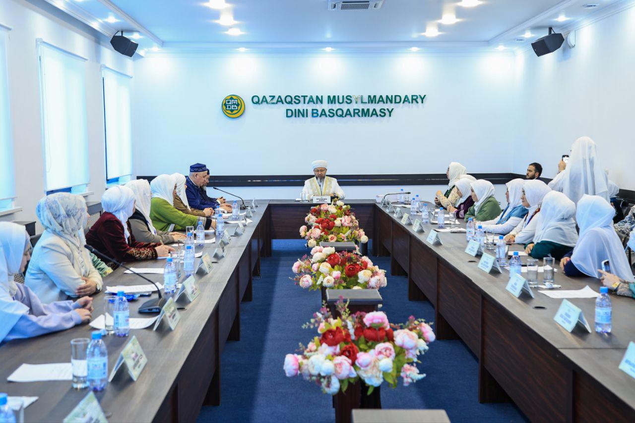 Әйел қызметкерлерге сертификат берілді