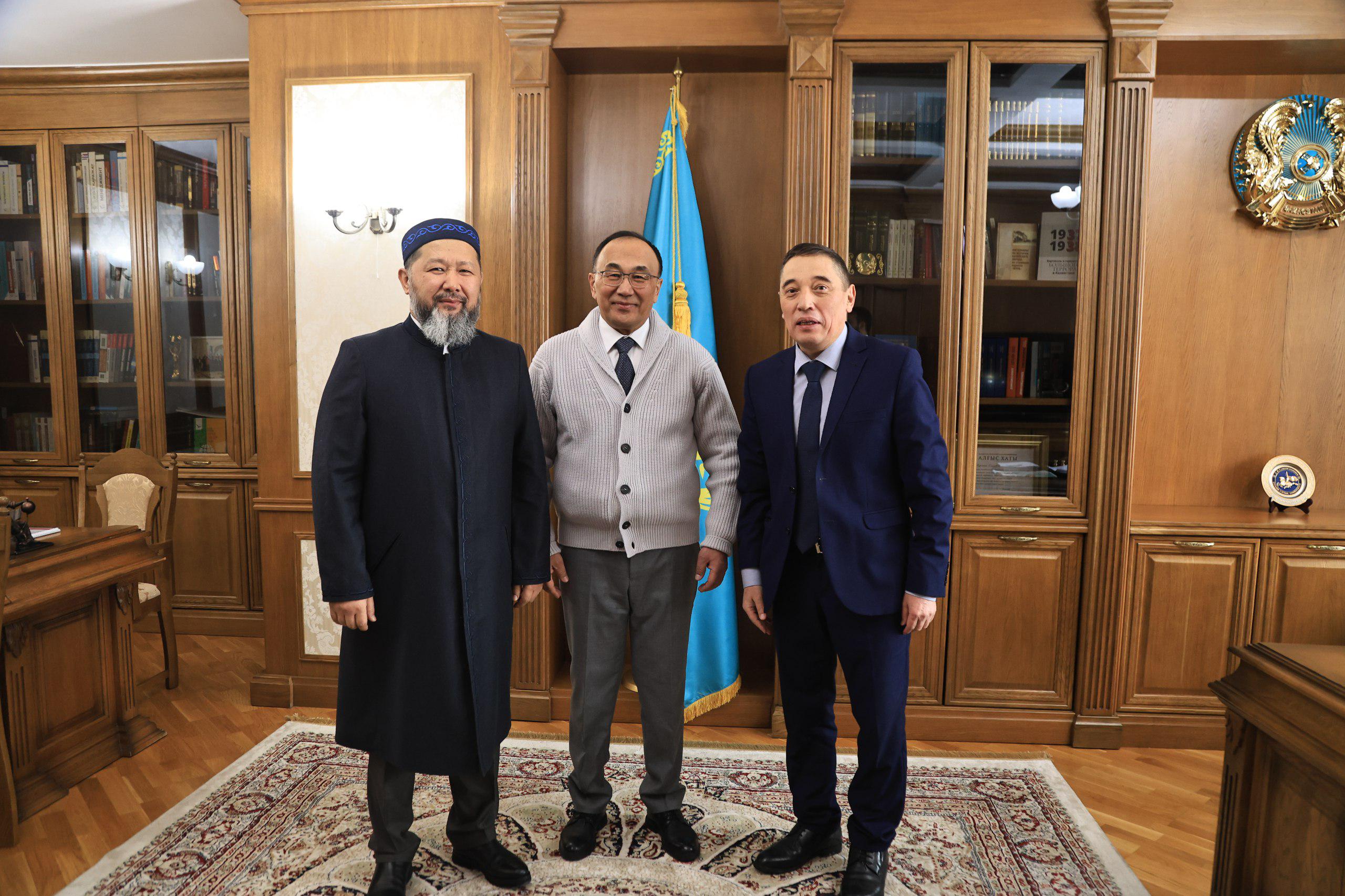 Бас мүфти ғалымдармен кездесті