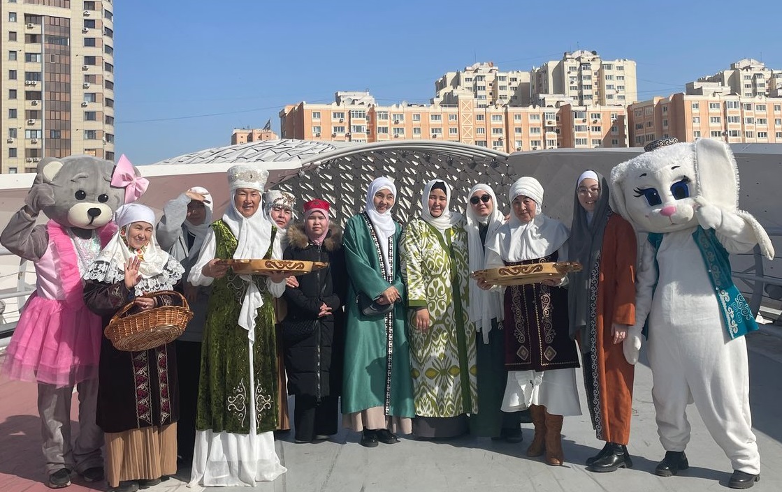 Мешіт ұжымы қала тұрғындарын Ораза айтпен құттықтады (фото)