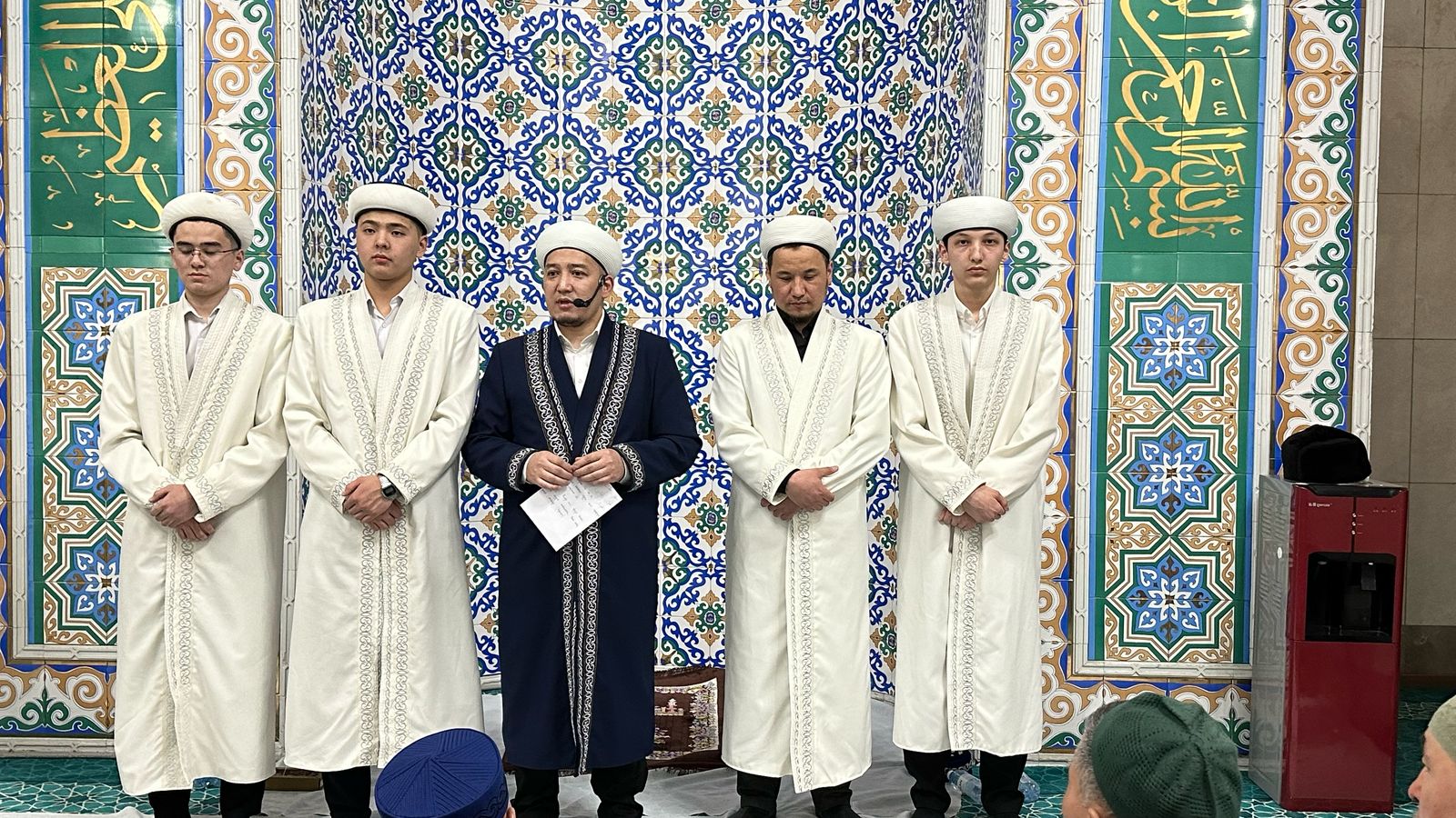 Тарауық намазда хатым түсіретін қарилар таныстырылды (фото)