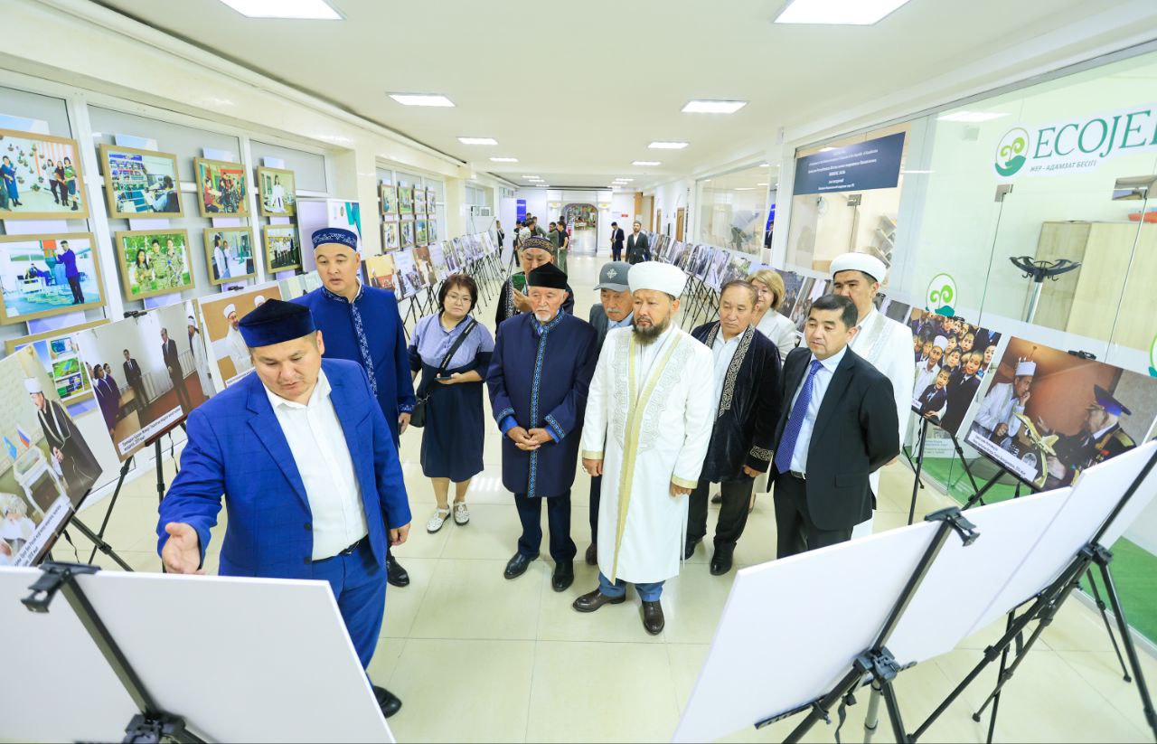 Өскеменде діни басқарма тарихынан сыр шертетін фотокөрме ұсынылды