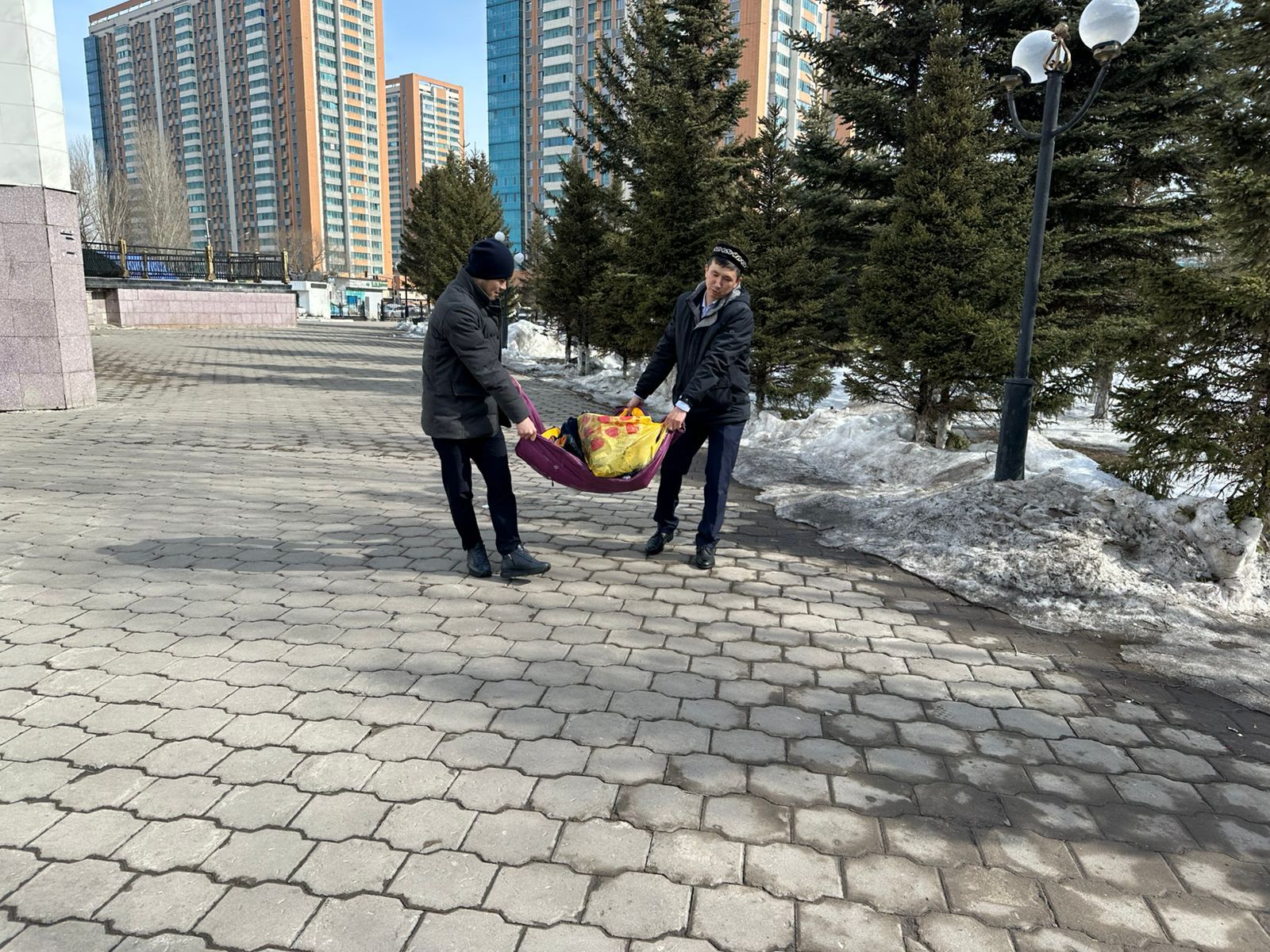 «Сәдуақас қажы Ғылмани»: Мешіт ауласына тазалық жұмыстары жүргізілді (фото)